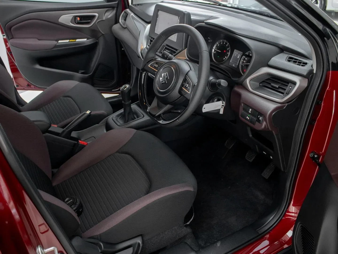 2026 Suzuki Fronx GL AT - Image 16