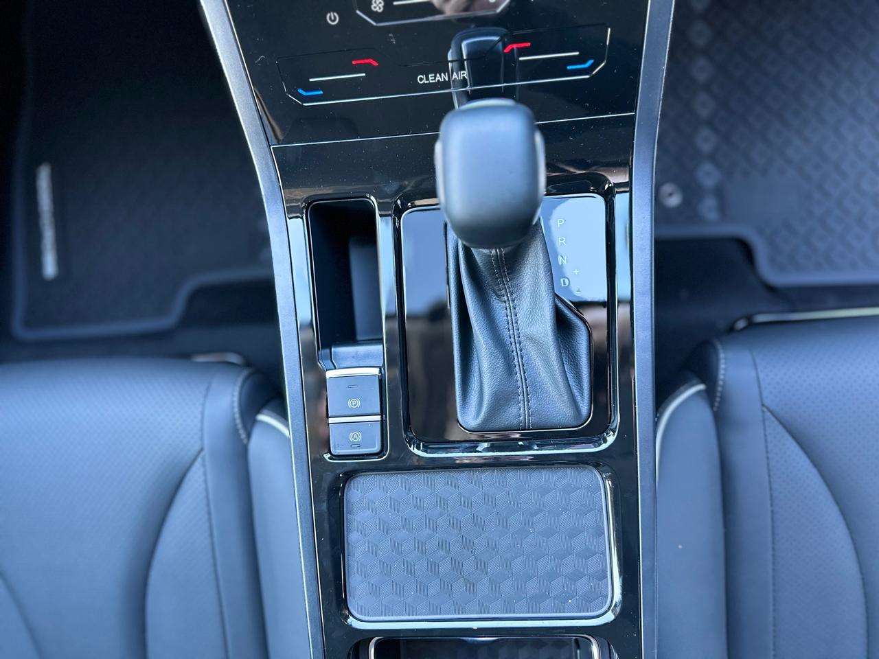 2026 Chery Tiggo Cross LIT CVT - Image 15
