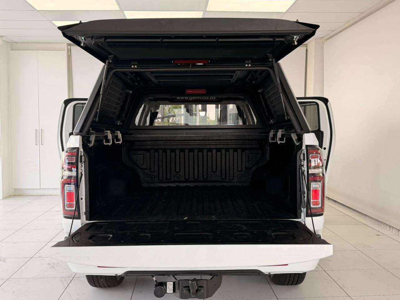 2026 GWM P300 D-Cab 2.4TD LS 4X2 AT - Image 5