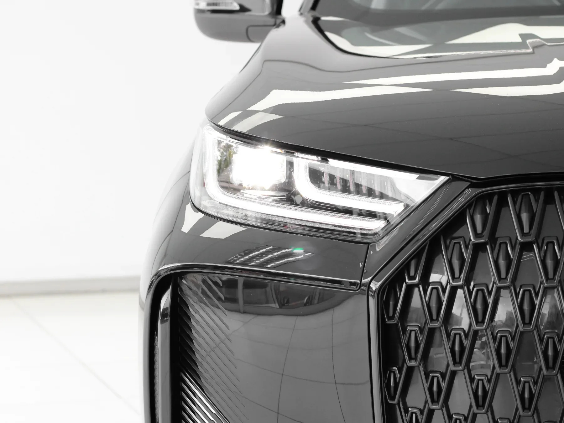 2026 Chery Tiggo 7 Dark Edition - Image 3