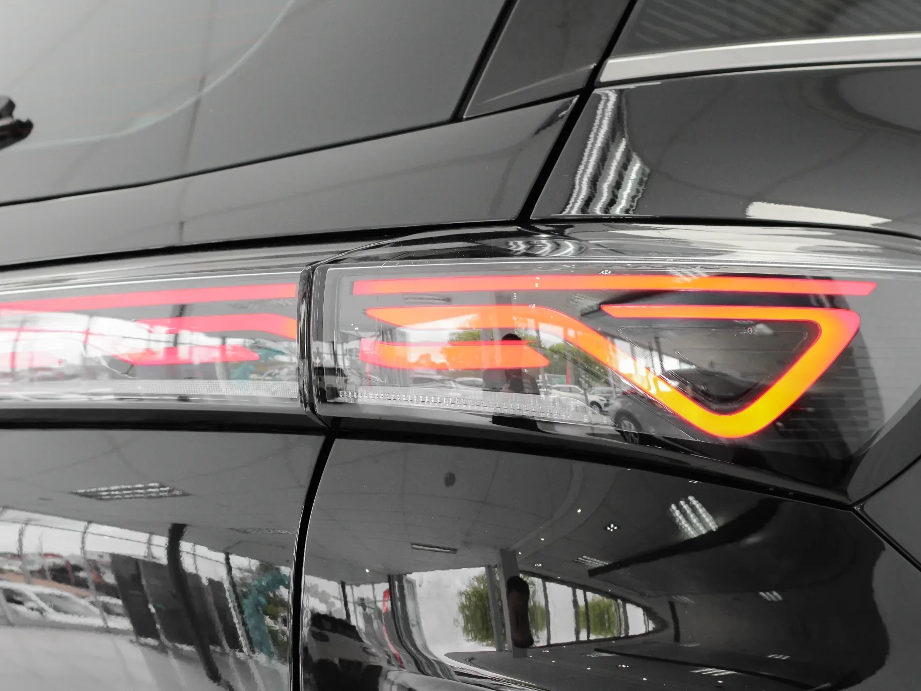 2026 Chery Tiggo 7 Dark Edition - Image 9