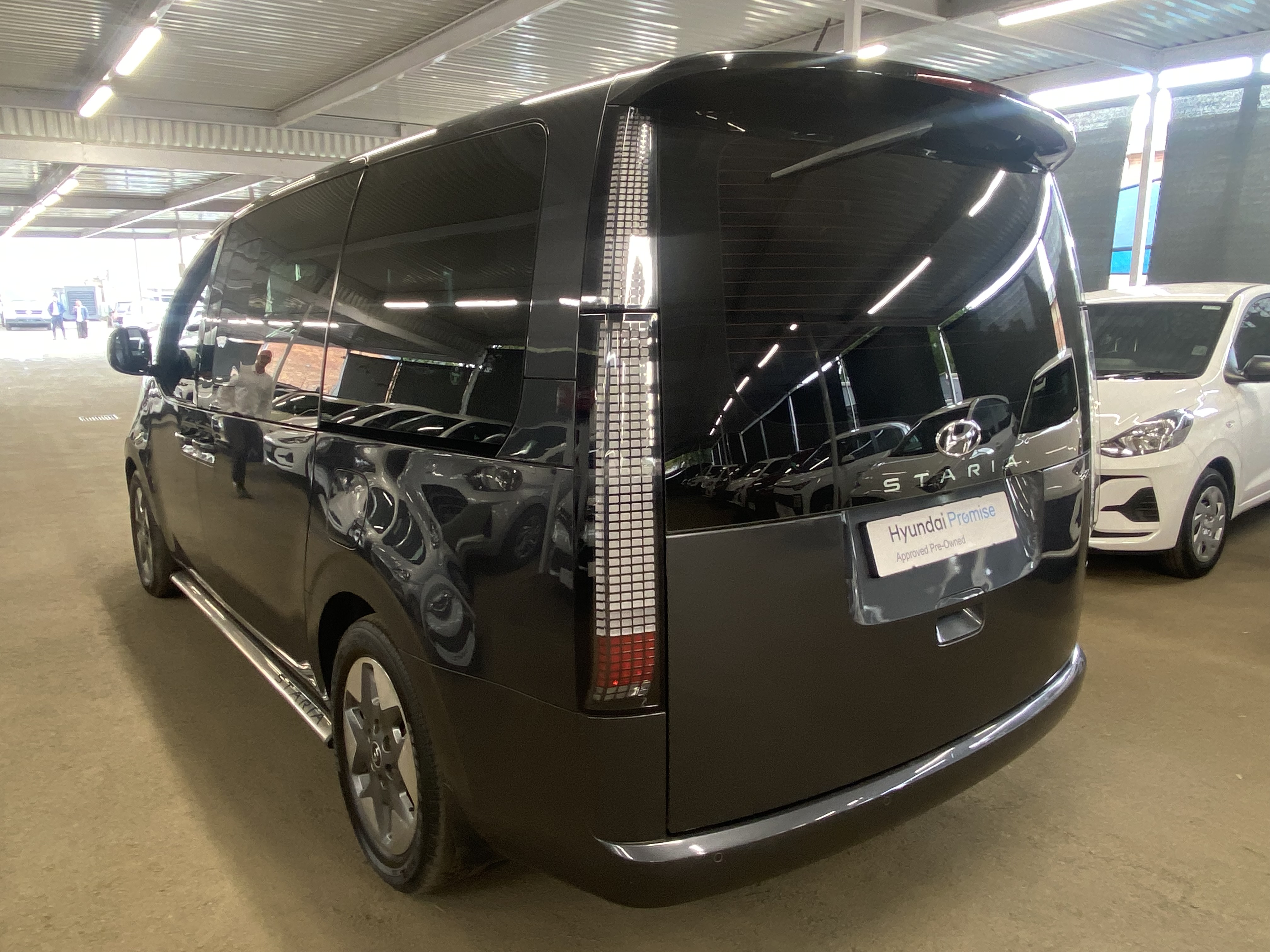 2023 HYUNDAI STARIA R2.2 9S ELITE BUS A/T thumbnail 13