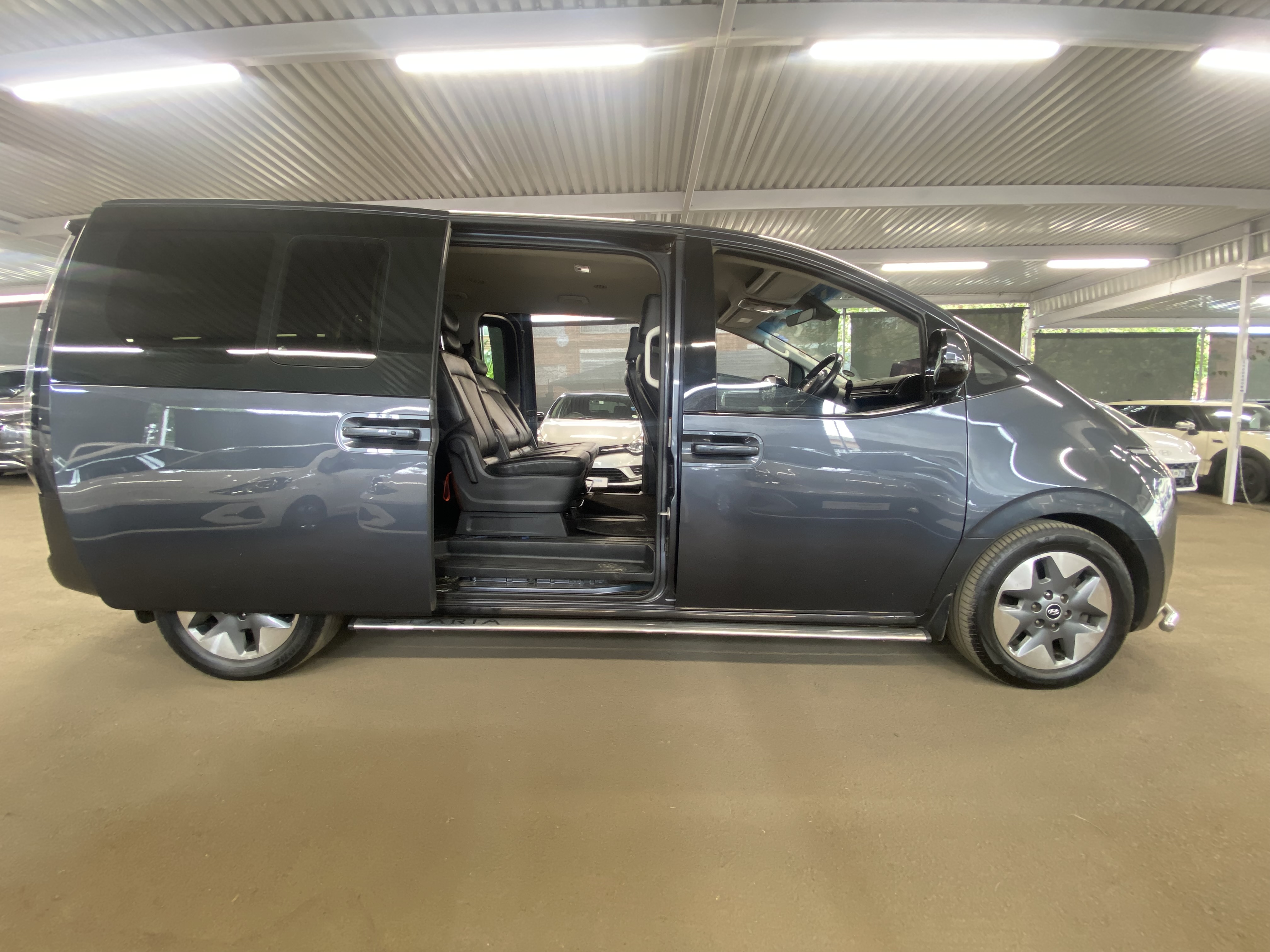 2023 HYUNDAI STARIA R2.2 9S ELITE BUS A/T thumbnail 12