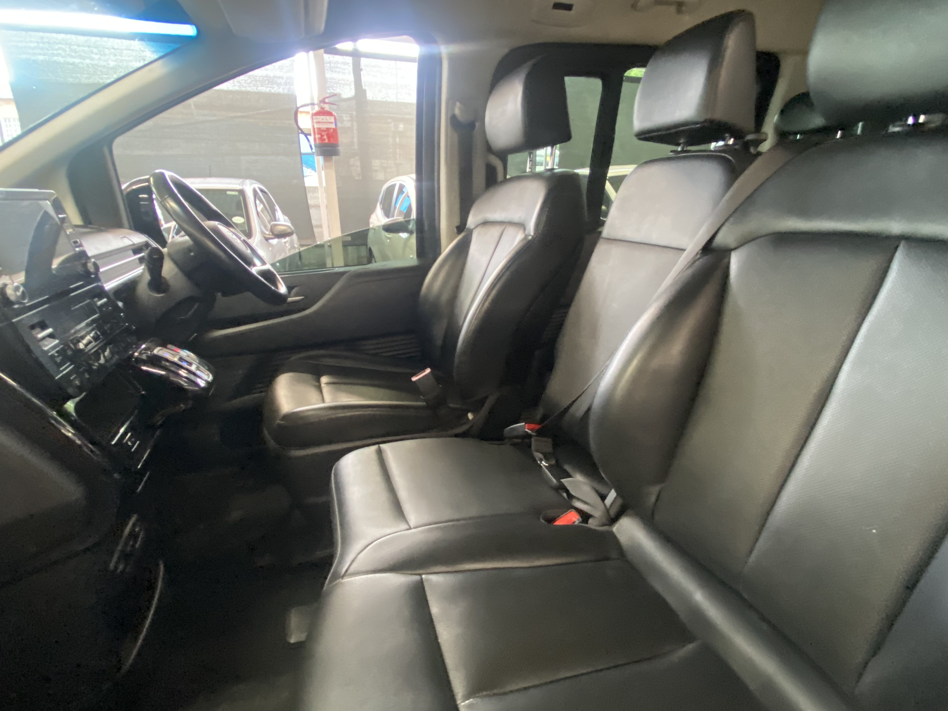 2023 HYUNDAI STARIA R2.2 9S ELITE BUS A/T thumbnail 8