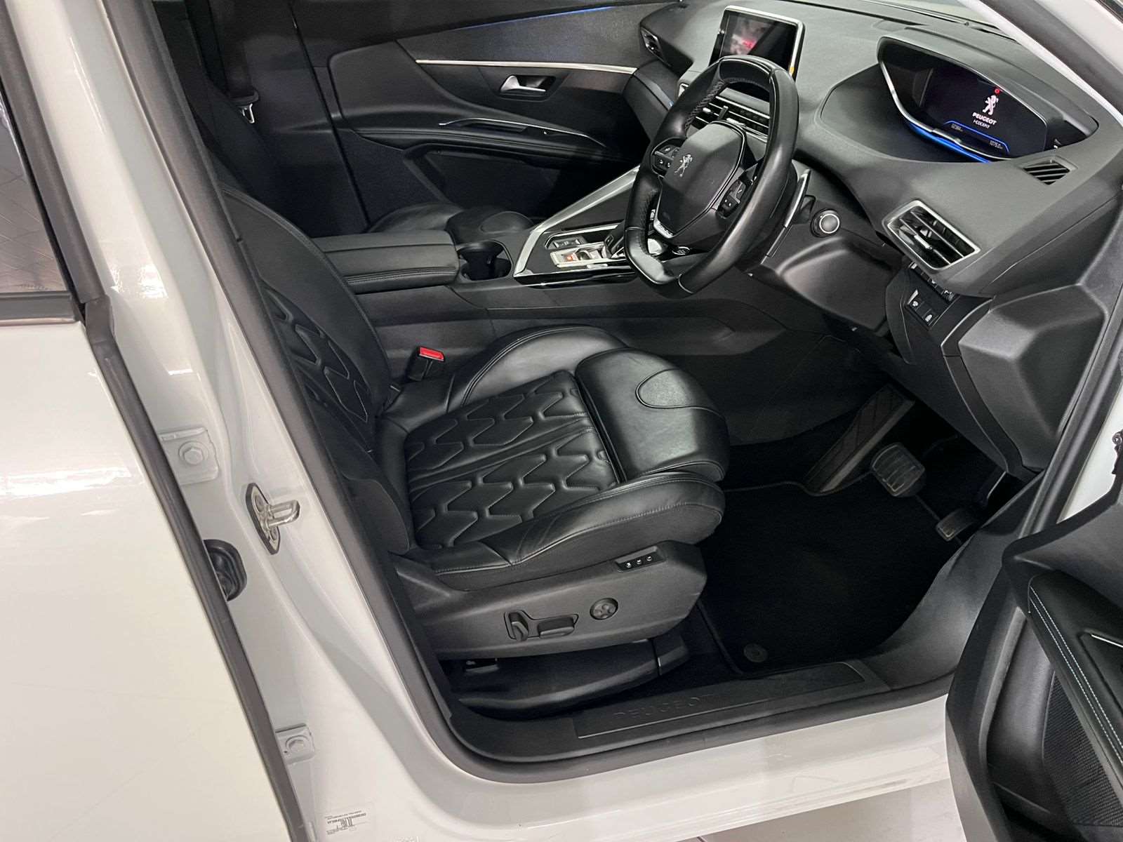 2022 Peugeot 3008 3008 1.6T ALLURE A/T - Image 5