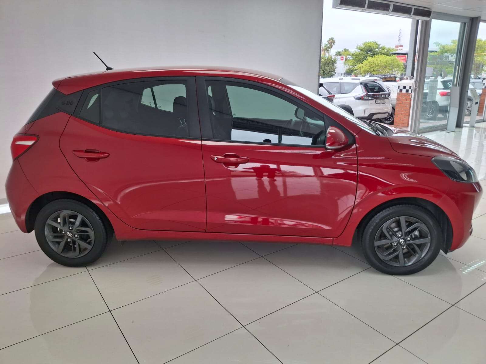 2022 Hyundai i10 / i20 / i30 GRAND i10 1.0 FLUID - Image 2