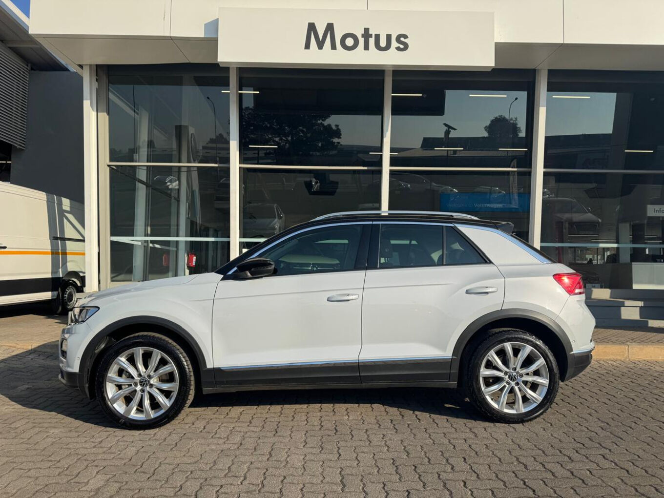 2021 VOLKSWAGEN T-ROC 2.0TSI 140kW 4Motion Design — photo 4
