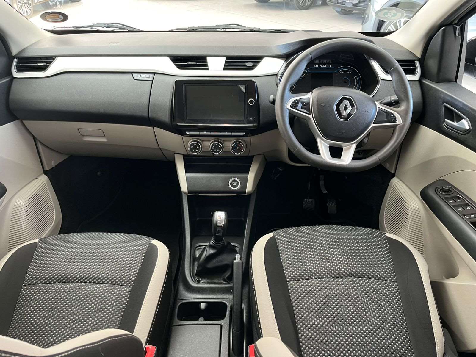 2023 Renault Triber TRIBER 1.0 PRESTIGE / INTENS AMT - Image 16