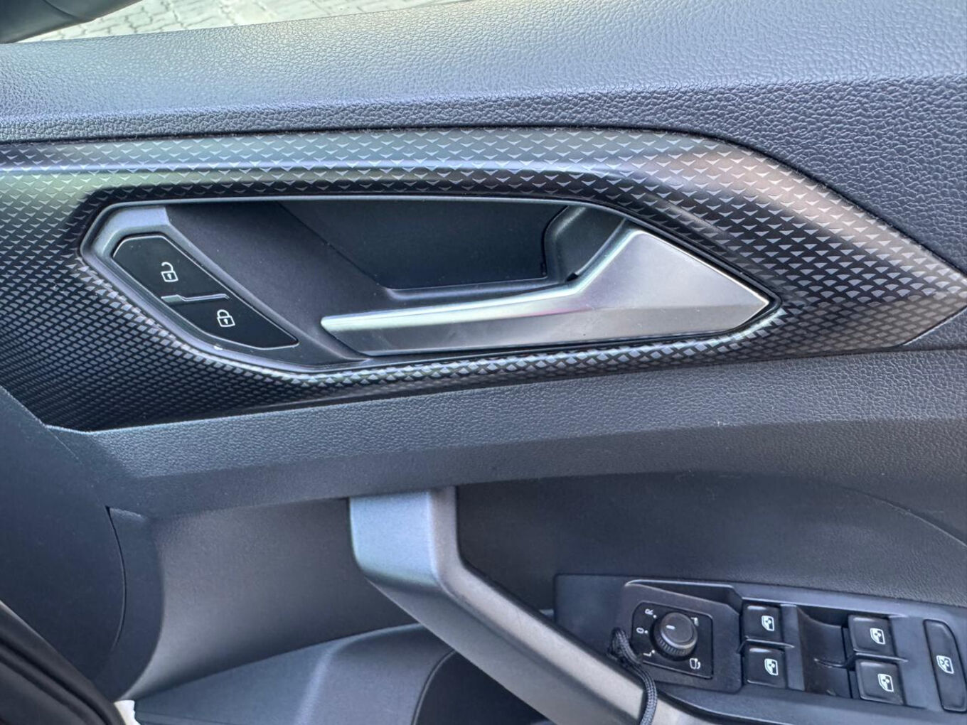 2023 VOLKSWAGEN T-CROSS 1.0TSI 85kW Comfortline — photo 11