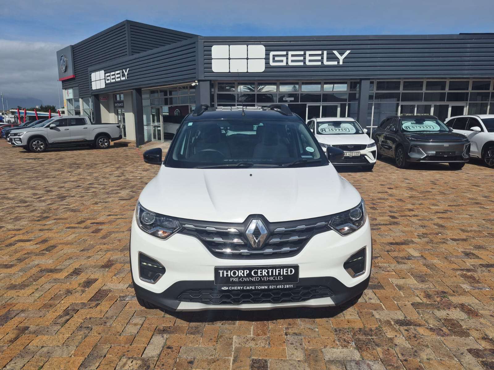 2023 Renault Triber TRIBER 1.0 PRESTIGE / INTENS - Image 3