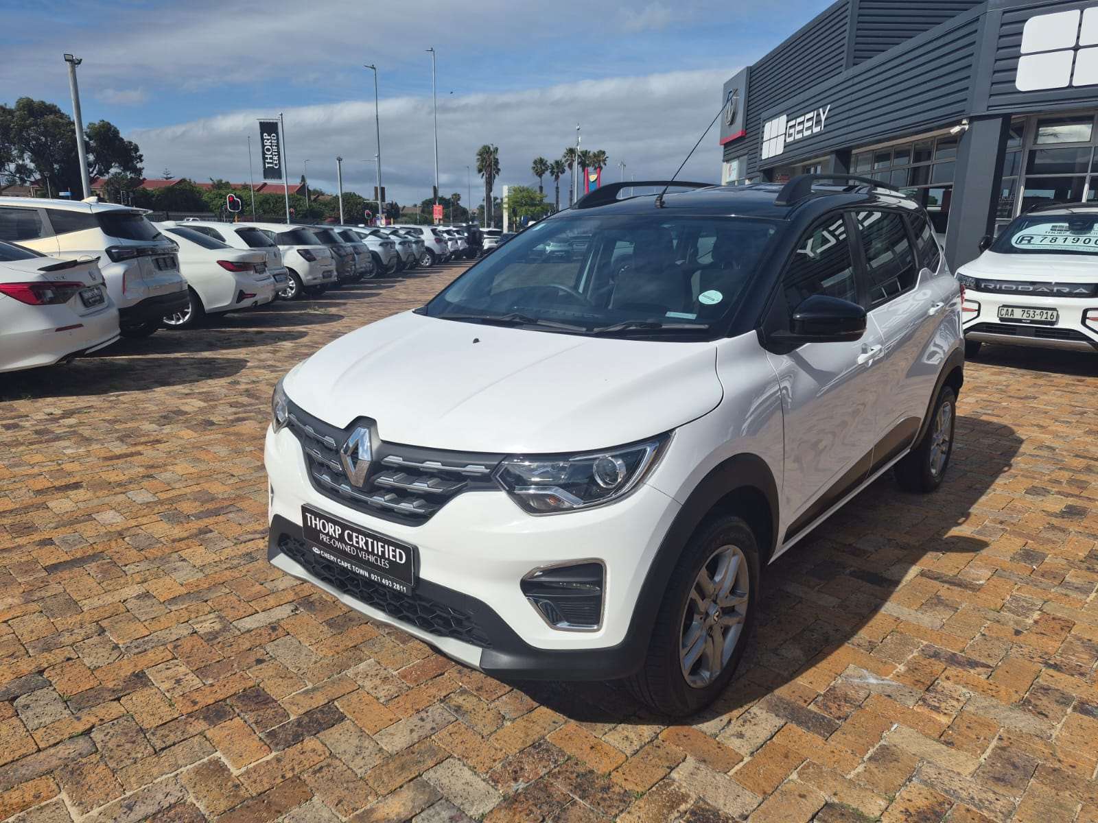 2023 Renault Triber TRIBER 1.0 PRESTIGE / INTENS - Image 5