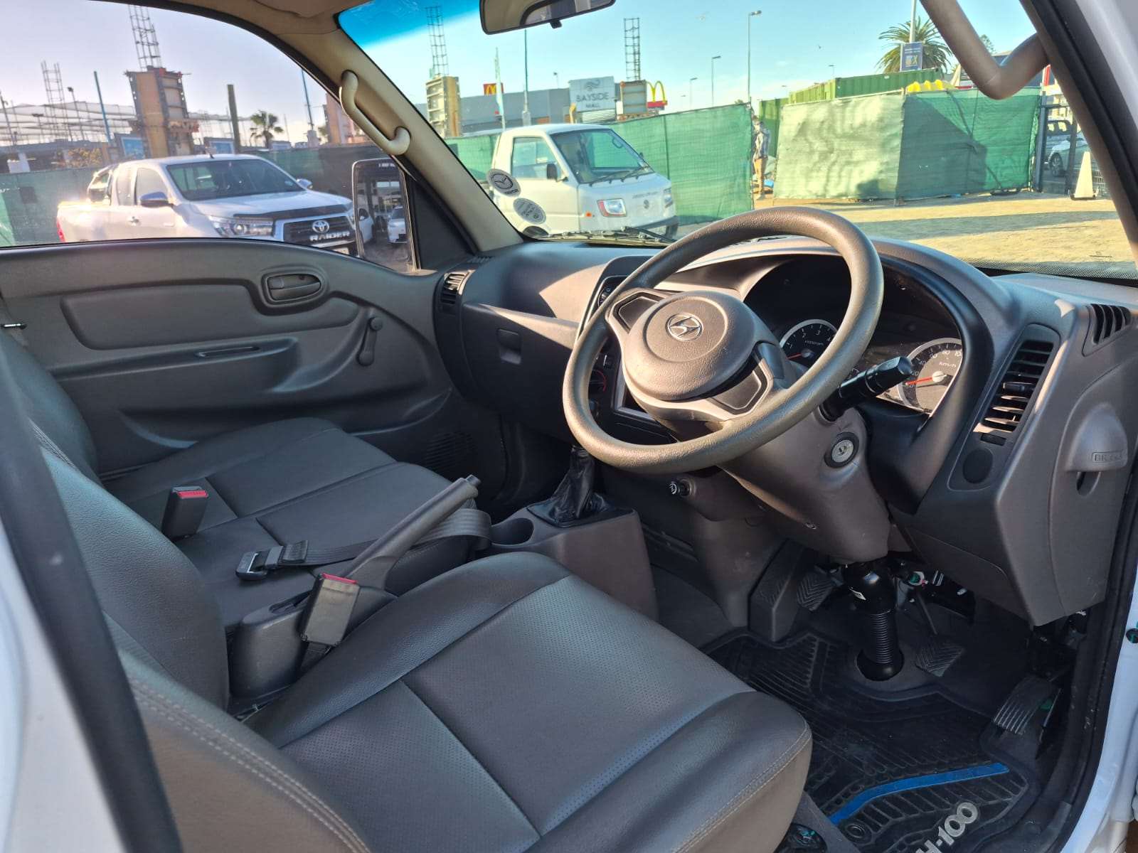 2025 Hyundai H100 / BAKKIE H100 2.6D A/C F/C D/S - Image 11