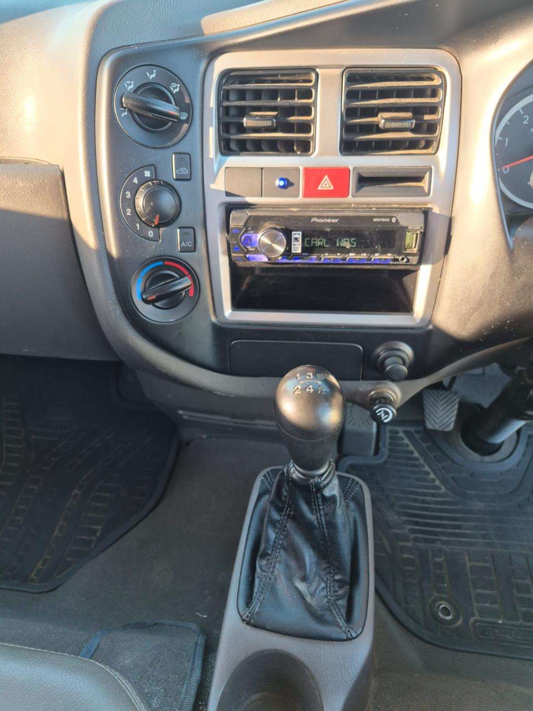 2025 Hyundai H100 / BAKKIE H100 2.6D A/C F/C D/S - Image 12