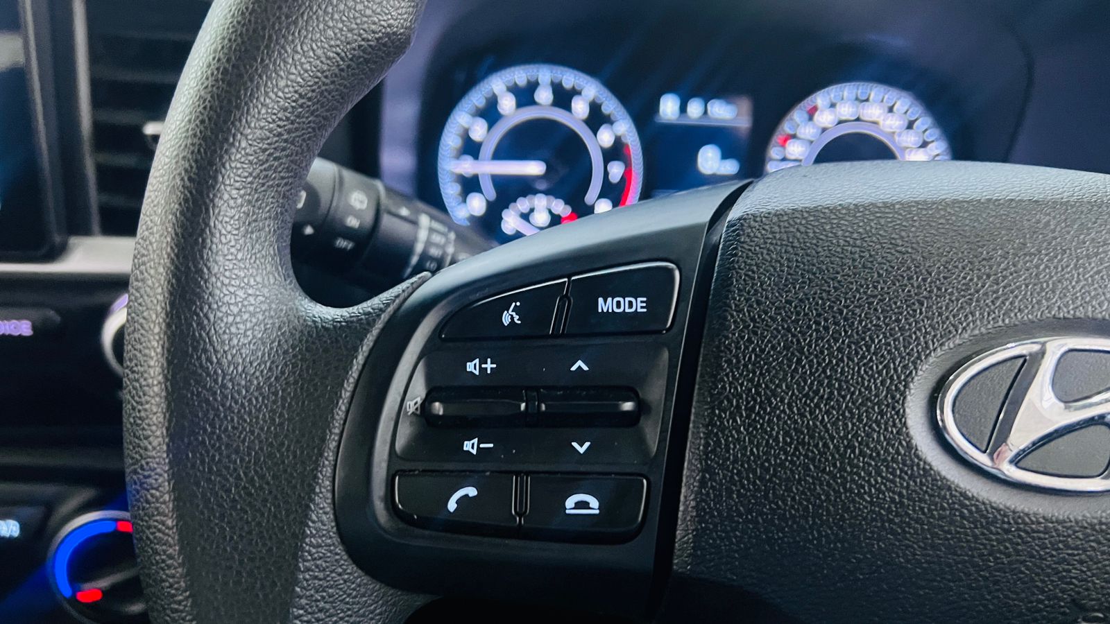 2021 HYUNDAI VENUE 1.0 TGDI MOTION M/T INFOTAINMENT thumbnail 16
