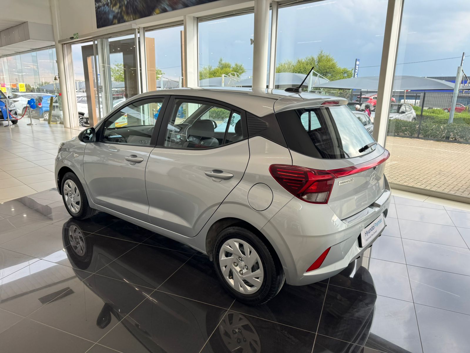 2024 HYUNDAI GRAND i10 1.0 MOTION M/T MY23 thumbnail 4